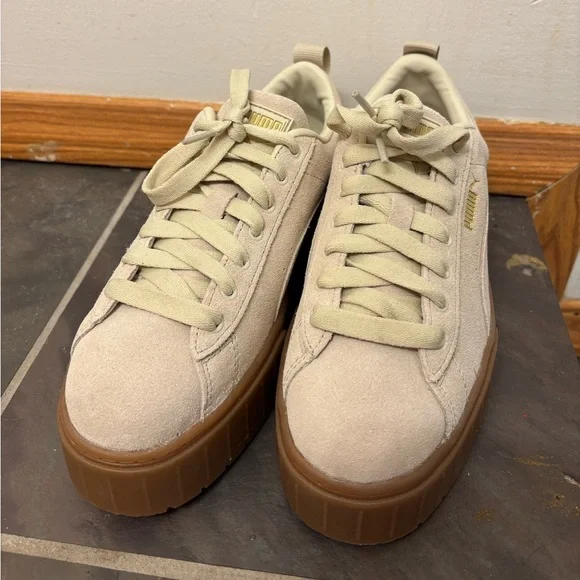 Puma Mayze Oatmeal Platform
Shoes Sneakers Suede Size 8
380784-06 - Picture 3 of 6